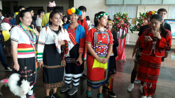 2016/11/20 Indigenous Costume Parade