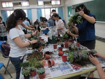 Stress-Relieving Gardening Workshop of 2017 Spring Semester