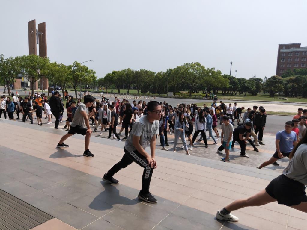 營造健康校園 長榮大學辦校園路跑