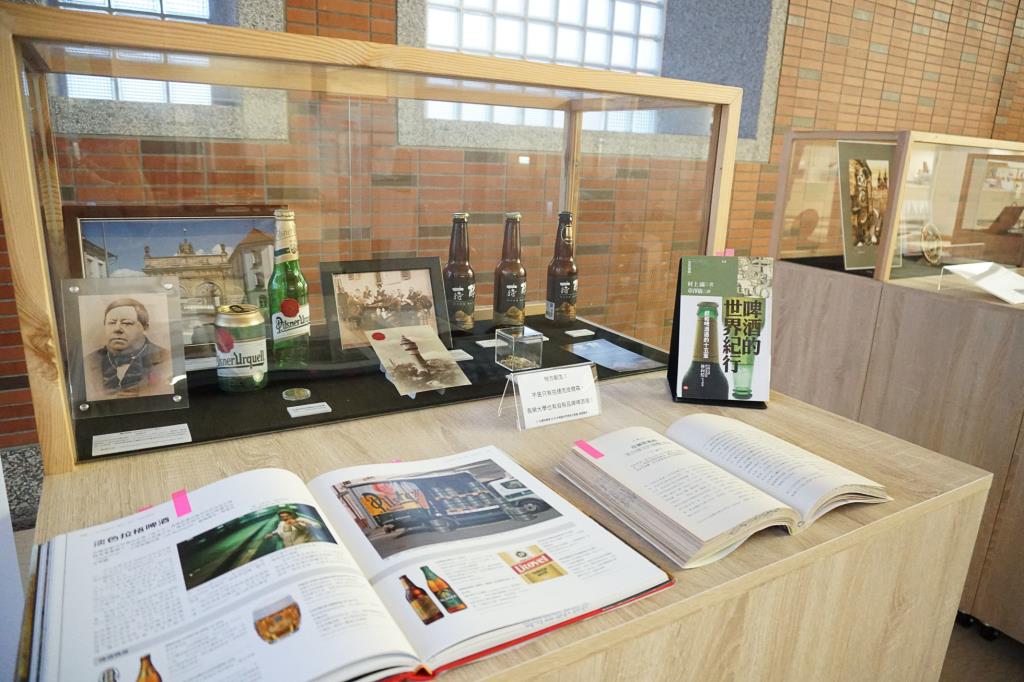 「科技豪『捷』─從孟德爾、保時捷到醫學家」巡迴展  17日起在長榮大學圖書館開展