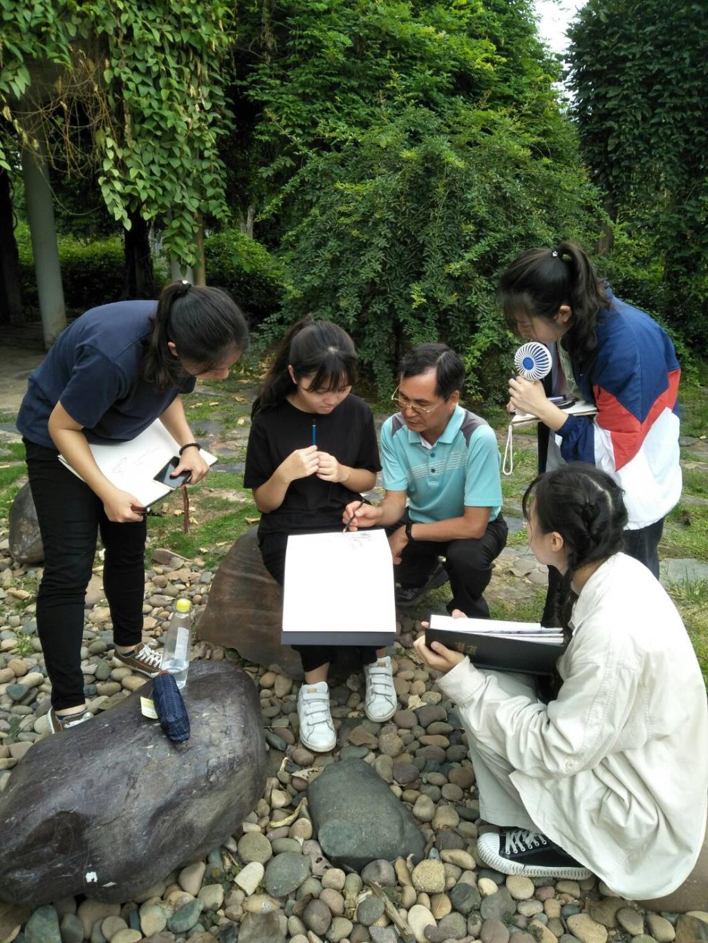 推動海外藝術創作與文化體驗  長榮大學書畫系參加「渝台大學生雲南民族風情寫生夏令營」