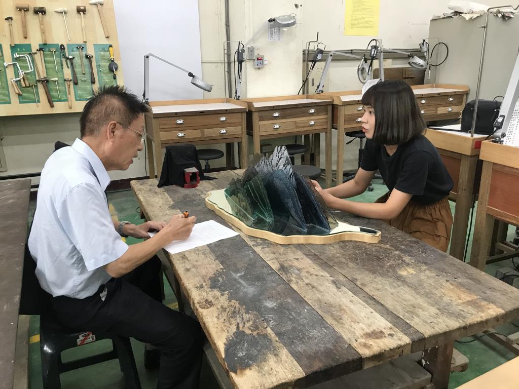 唯一台灣創作者 台灣文創學程校友李曼華赴德參加「第十一屆國際玻璃雕塑與花園展」評選