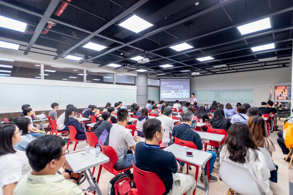 長榮大學108學年度「考試分發新生與家長說明會暨報到」校園湧入千餘人