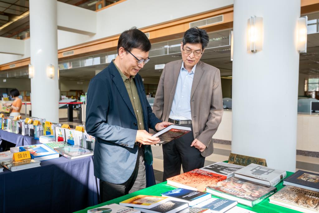 你選書  長榮大學買單   圖書館非你選BOOK票選活動首次校內舉辦