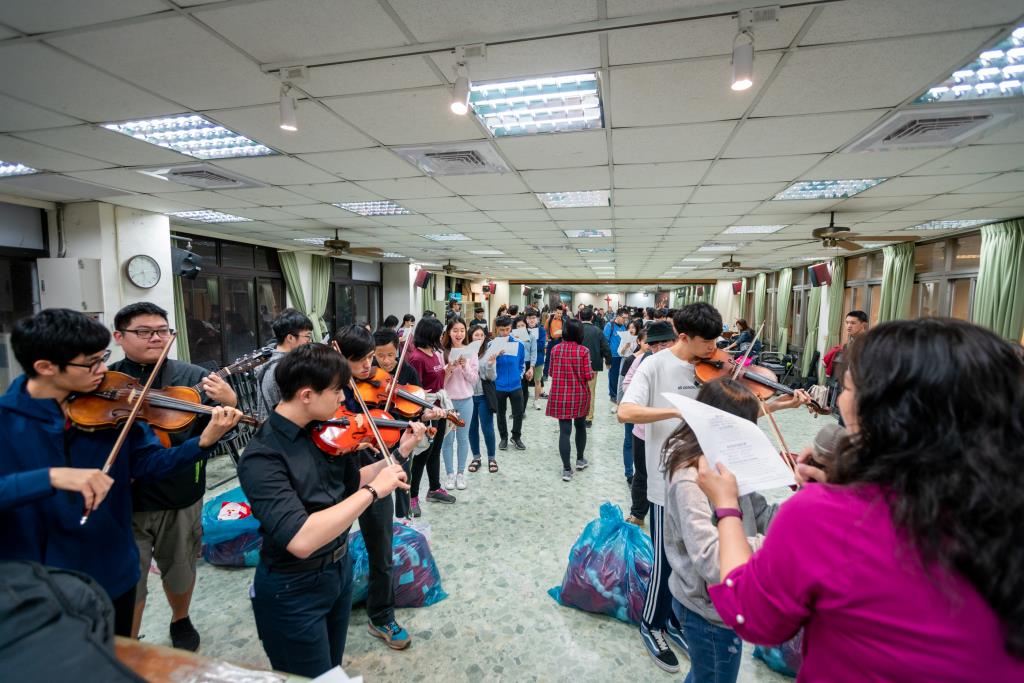 長榮大學聖誕報佳音 傳遞愛與祝福