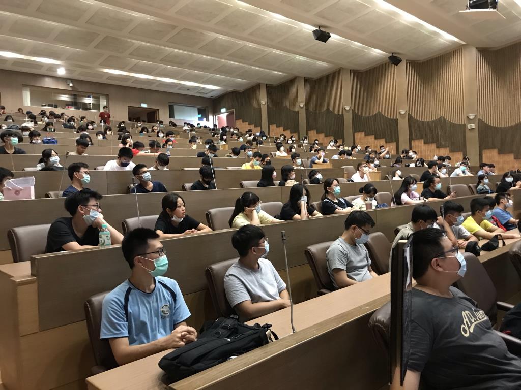 長榮大學新生定向活動   入學處處長陳賢名：大學是改變自己的好時機