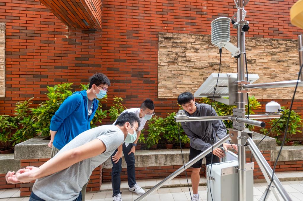 長榮大學永續生活實驗室開幕 綠能與環境資源學系學生融入實作