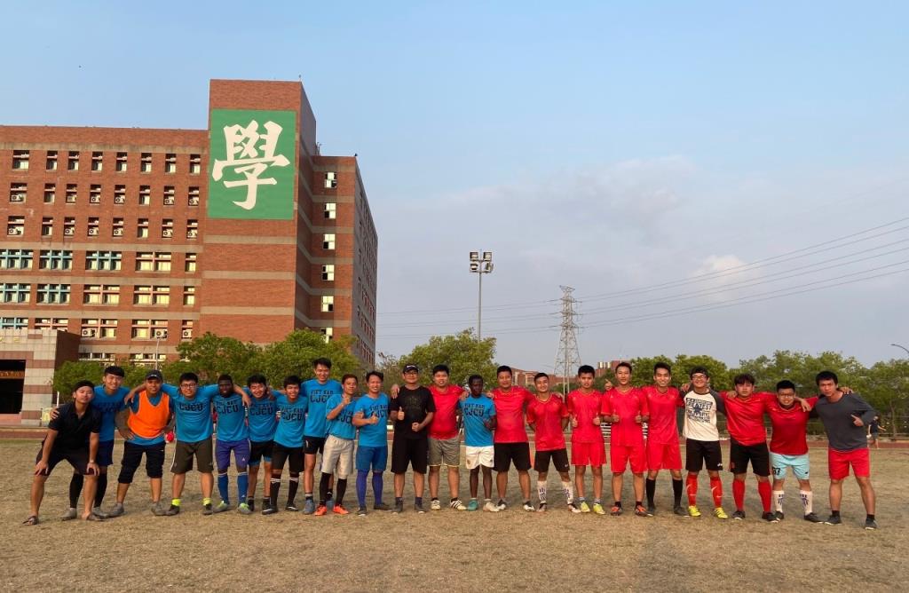 台南地區越南學生足球賽 長榮大學越南隊榮獲亞軍