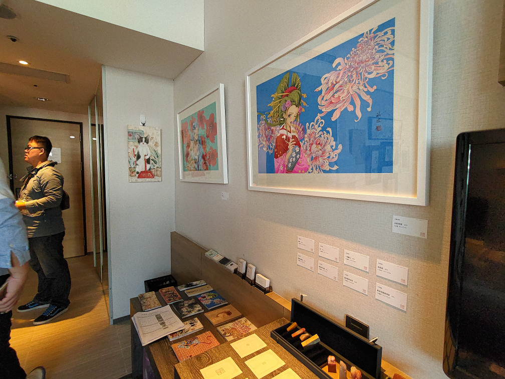 飯店房間化身藝廊「2021ART KAOHSIUNG 高雄藝術博覽會」 書畫系唯一私校獲邀參展
