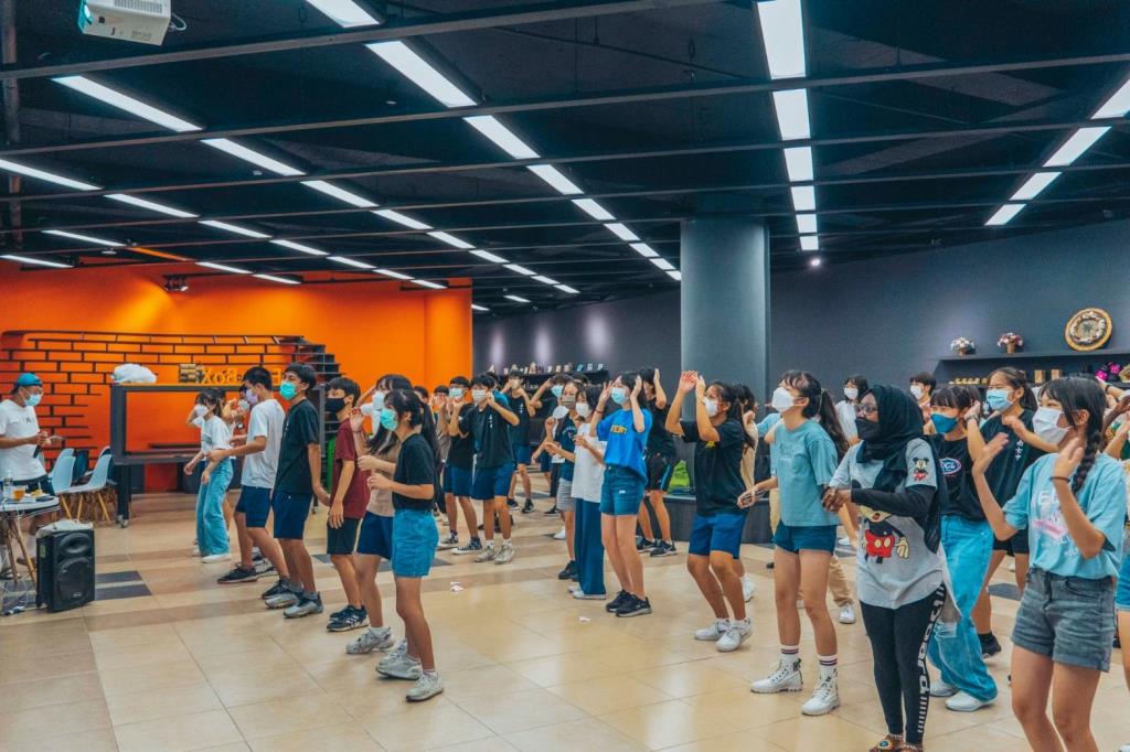 長榮大學攜手高中生 2022暑期國小雙語科學營開跑