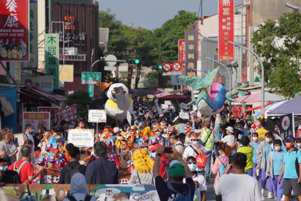 根與芽動物嘉年華千人齊聚台南安平熱鬧踩街  為守護世界瀕危動物發聲