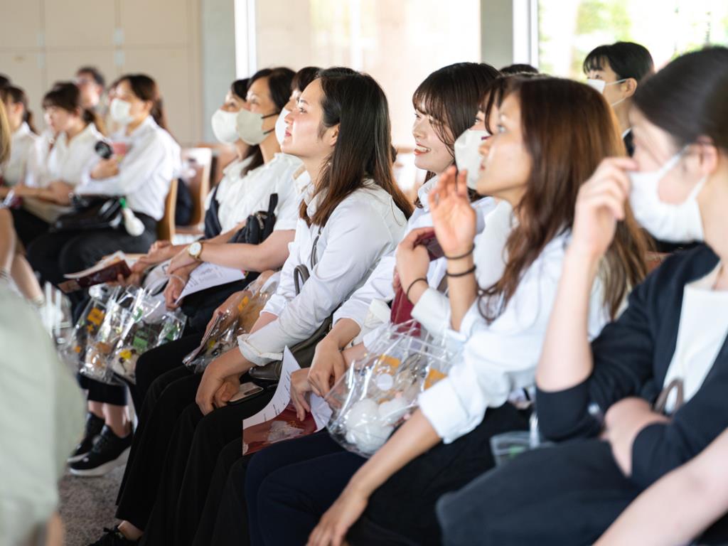 日本國際醫療專門學校學生在長榮堂參加歡迎式