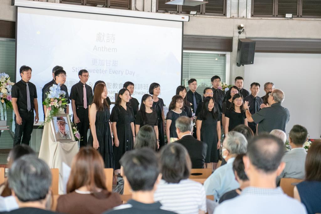 台南聖教會與高鐵聖教會的牧者詩班獻唱詩歌