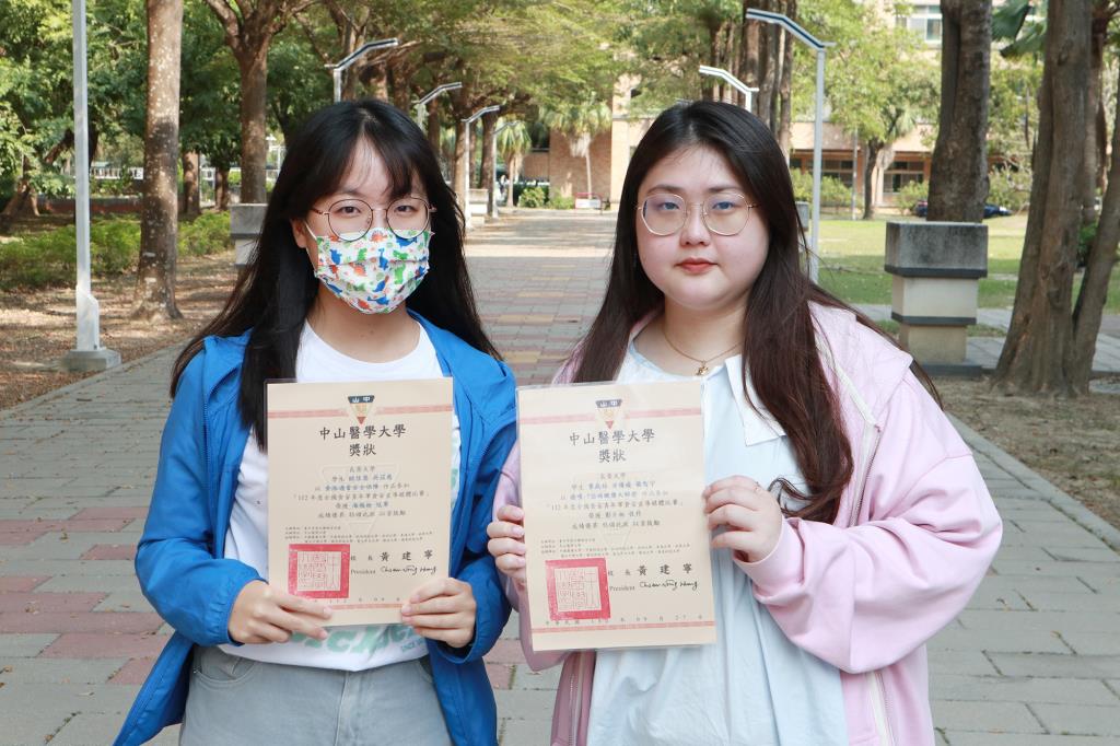 歐佳蓉、吳苡慈以「食添適當安全保障」榮獲海報組冠軍