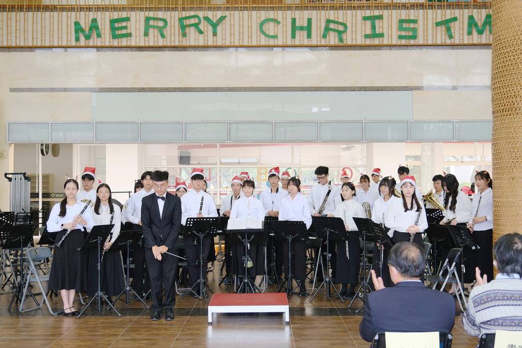 今年的音樂會於12月23日在行政大樓舉辦