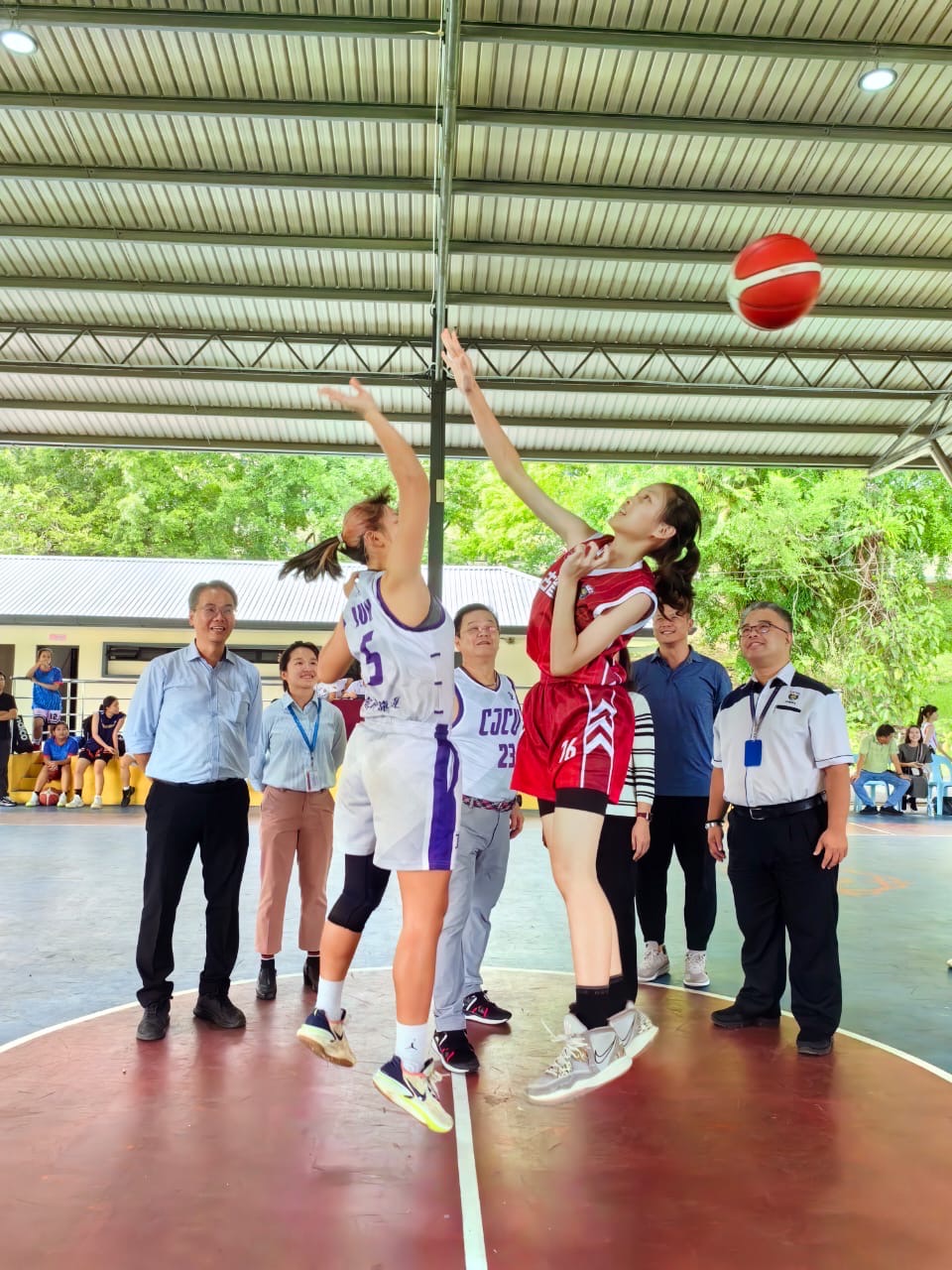 本校女籃校隊於古晉進行籃球友誼賽