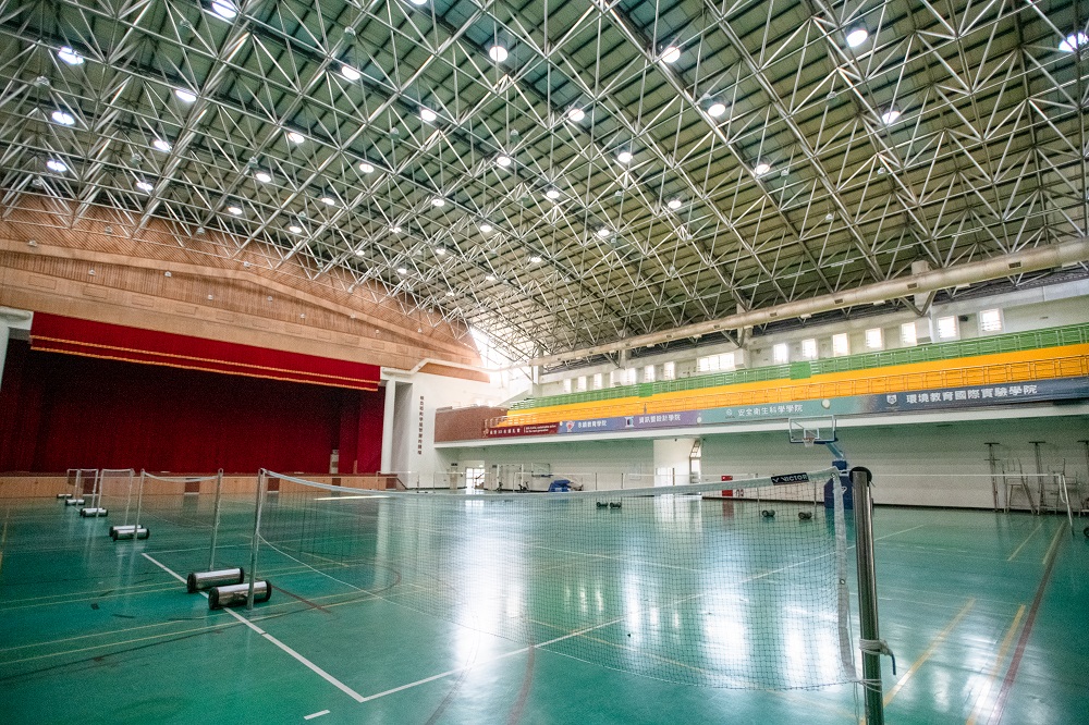 體育館導入光導照明系統，提升整體節電量