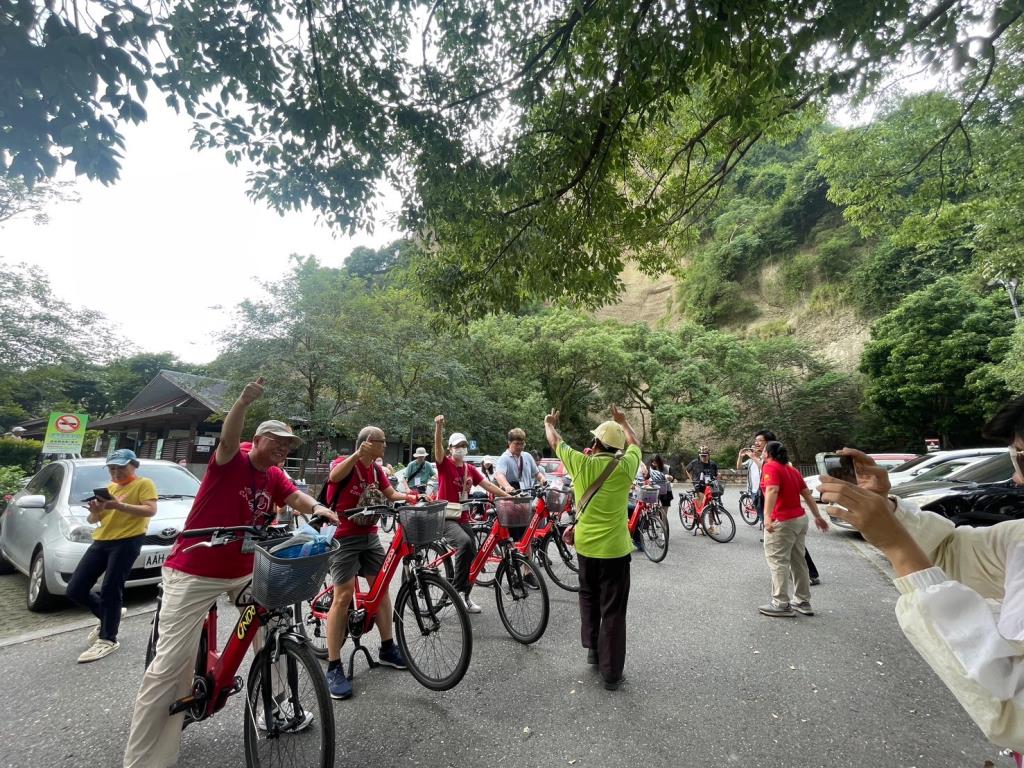 長榮大學檨仔腳USR團隊單車溪畔野遊