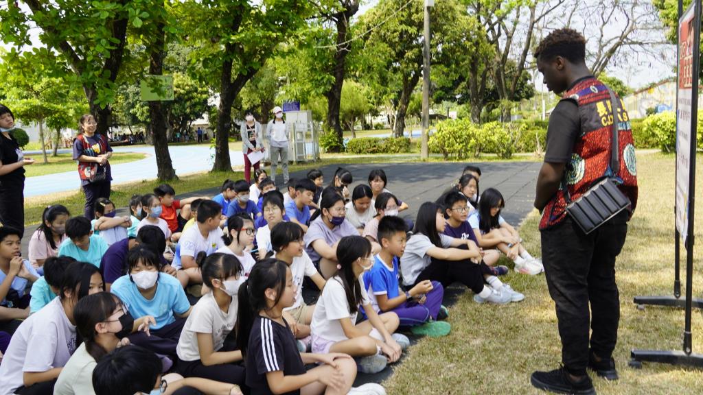 「牙齒保健333」-關主Sandro教導潔牙333知識