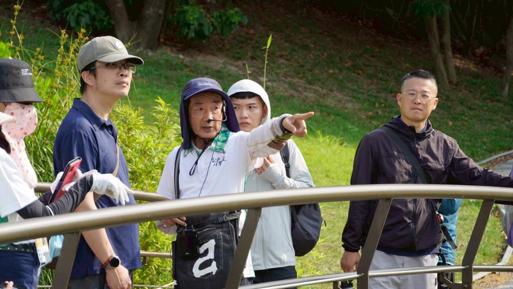 巴克禮紀念公園永續經營協會志工葉水木導覽竹溪