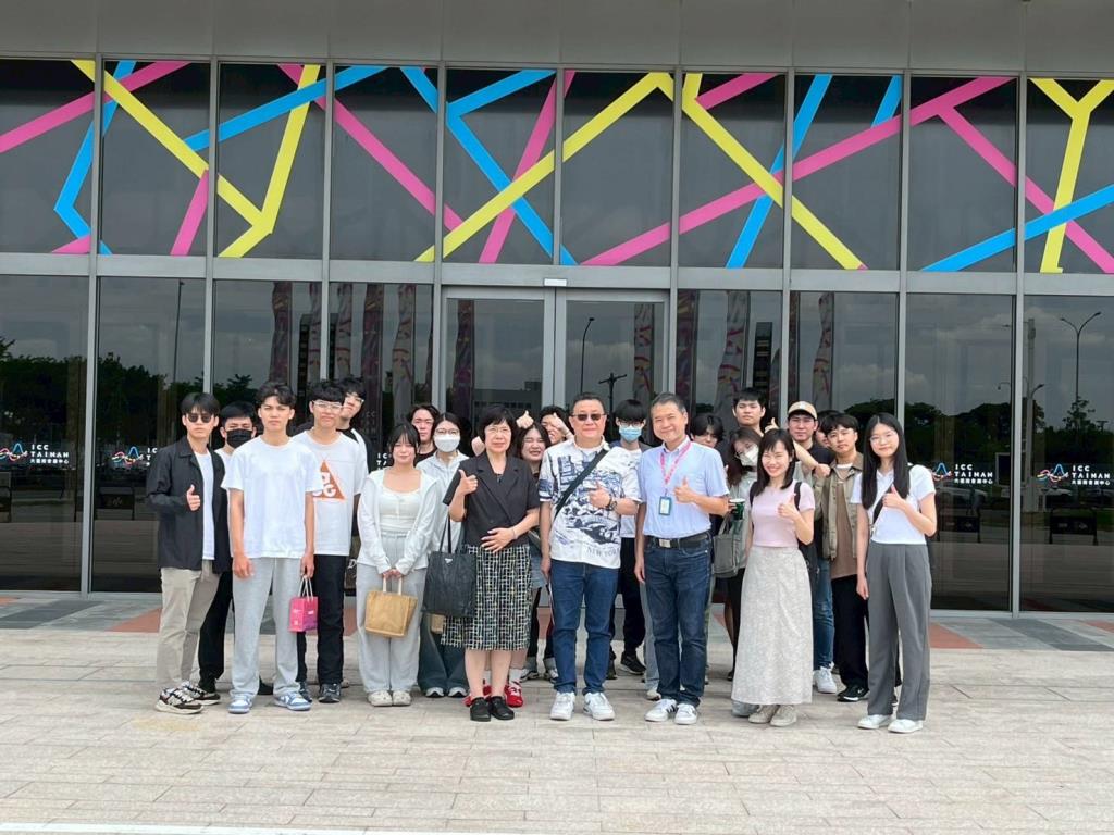 國企系莊立民主任帶領學生與中華民國展覽暨會議商業同業公會及集思國際會議顧問有限公司合影