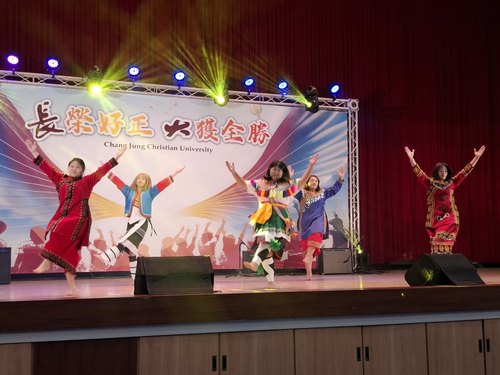 達斯督魯瑪社表演