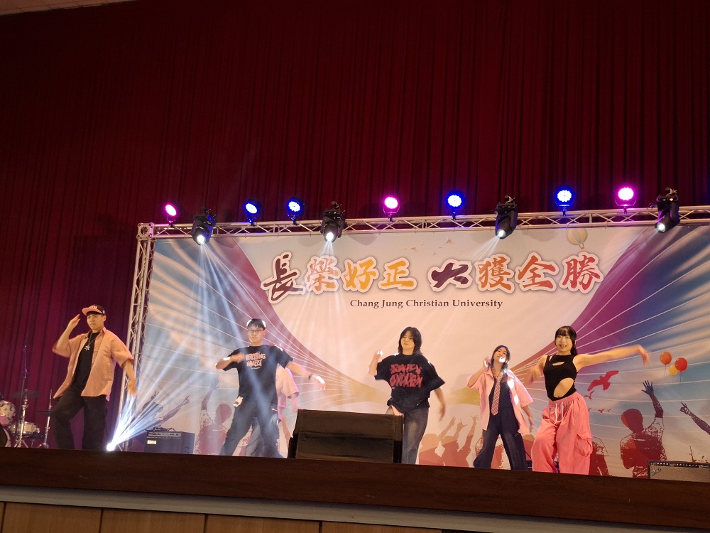 DDC勁舞社表演