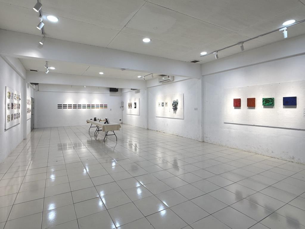 於古晉四中知識講堂舉辦小型展覽《彼方共時》