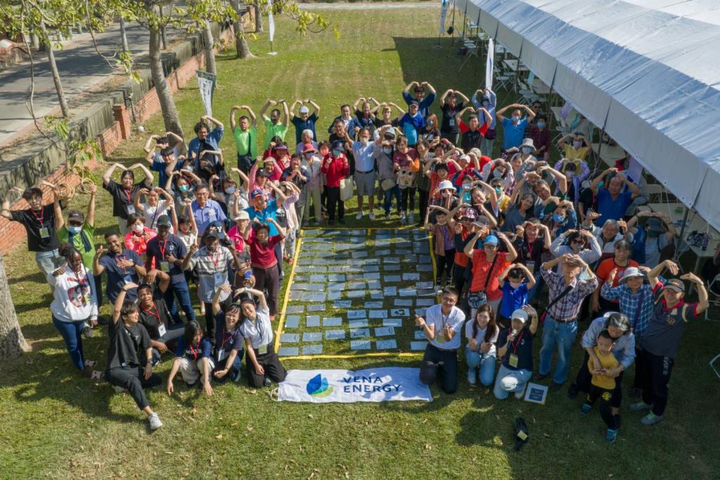 現場100多位社區居民熱情參與,藝術活動讓不同鄰里社區居民齊聚同歡