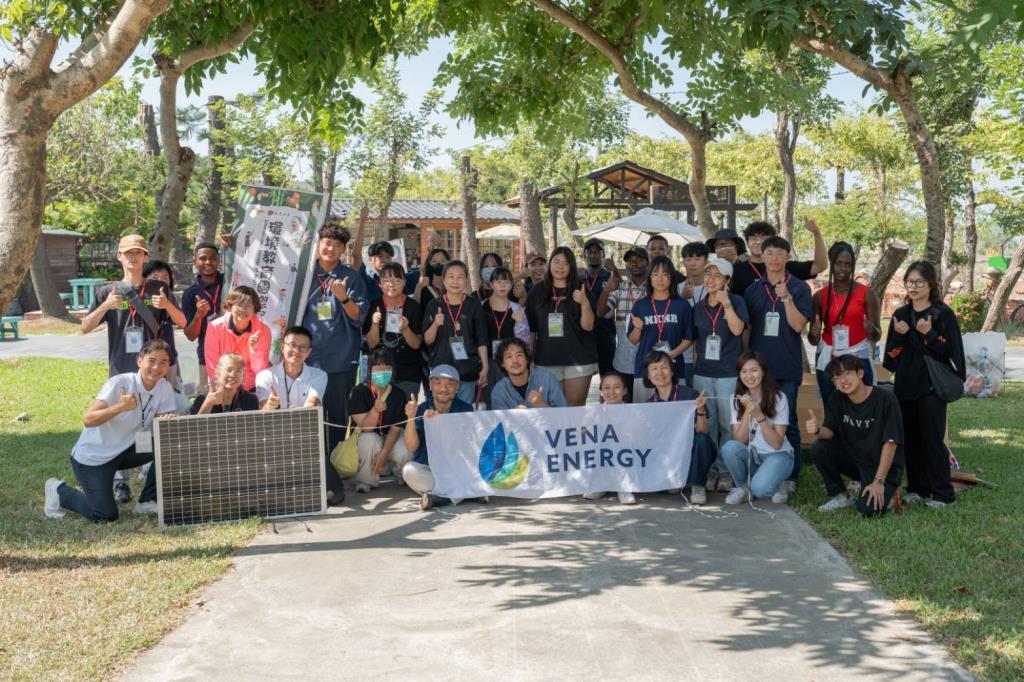 活動圓滿成功，全體工作人員大合照