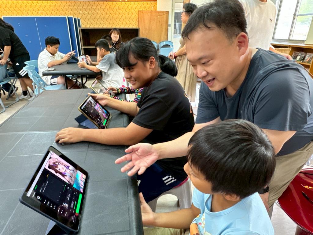 茶山國小的學童們結合部落文化故事，設計學習生成AI繪圖與影片製作