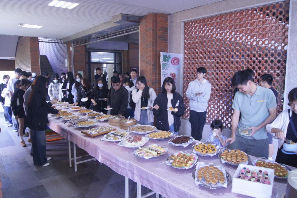 財金系第27屆「系友回娘家」活動午宴