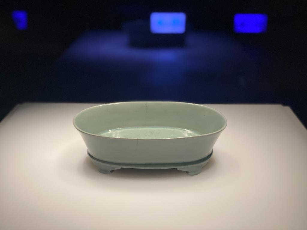 北宋汝窯青瓷水仙盆