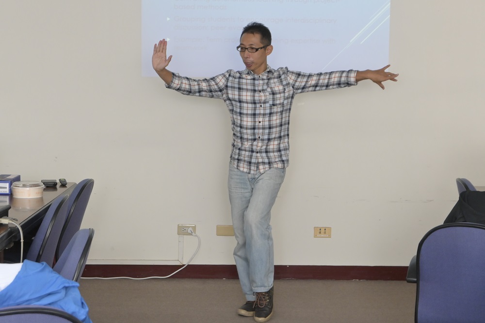 鄭匡佑教授有著國標舞專業背景