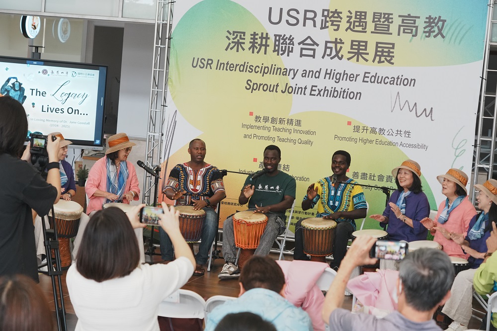 非洲鼓隊與台南幸福扶輪社以精采演出揭開序幕