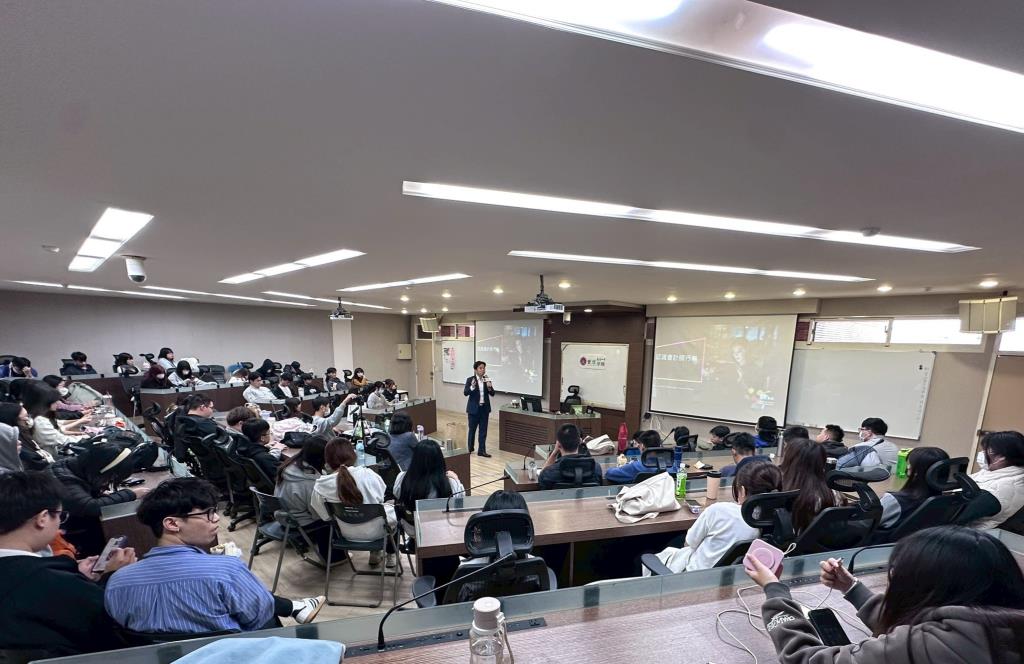 姚世傑會計師返校演講吸引眾多學弟妹參與