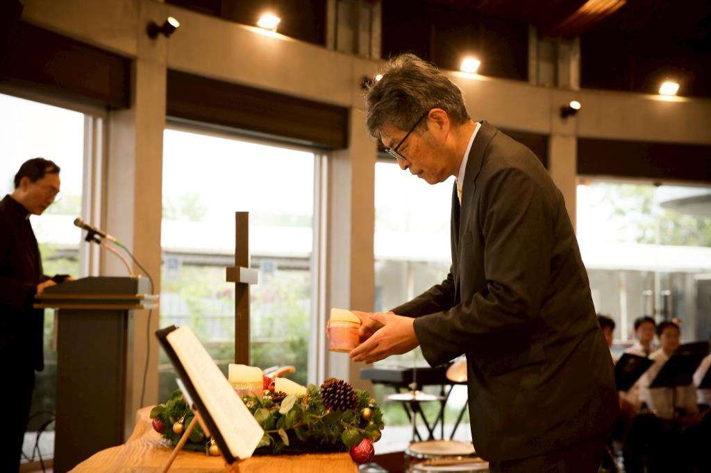 孫惠民校長點亮仁愛之燭