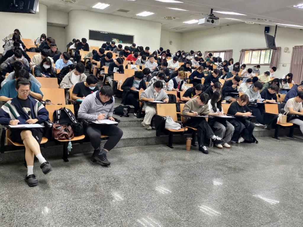 校內金融證照考場