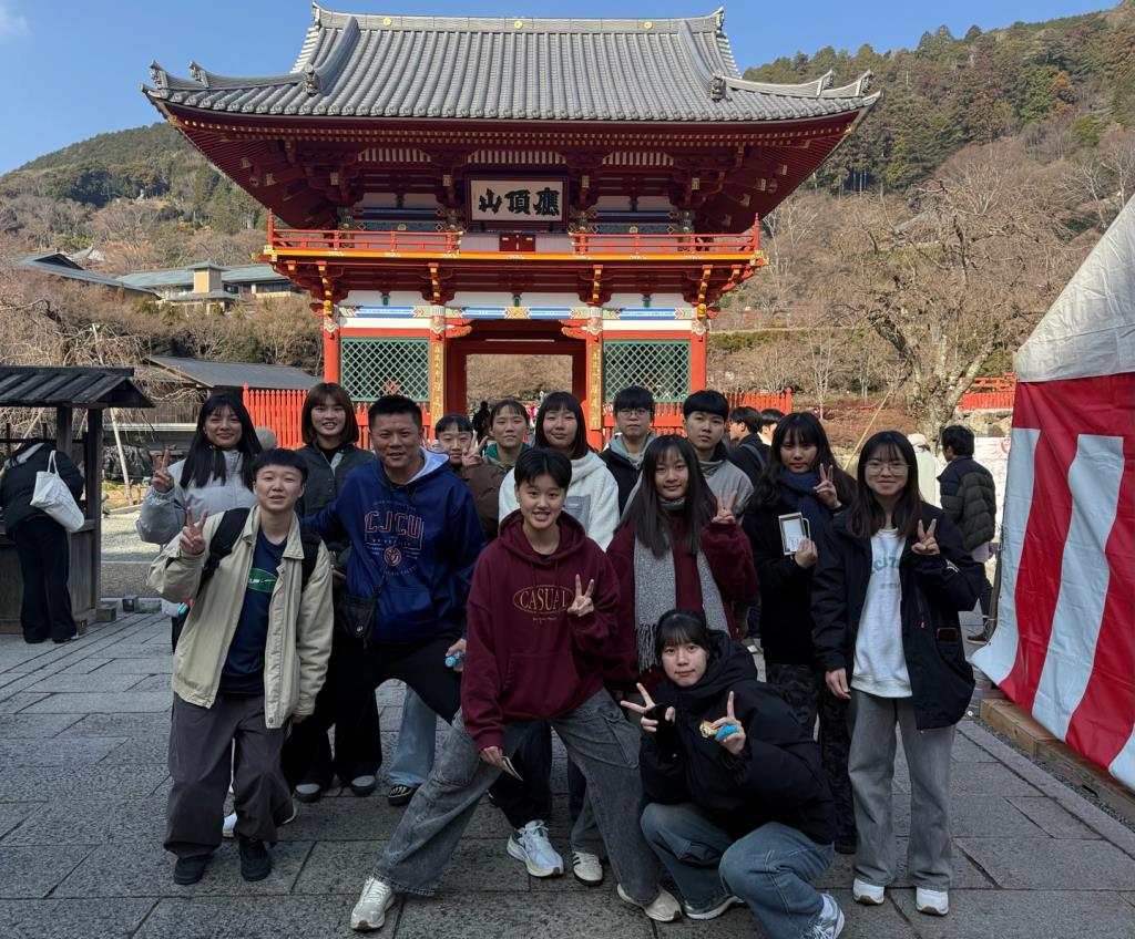 長榮女籃參觀大阪勝尾寺