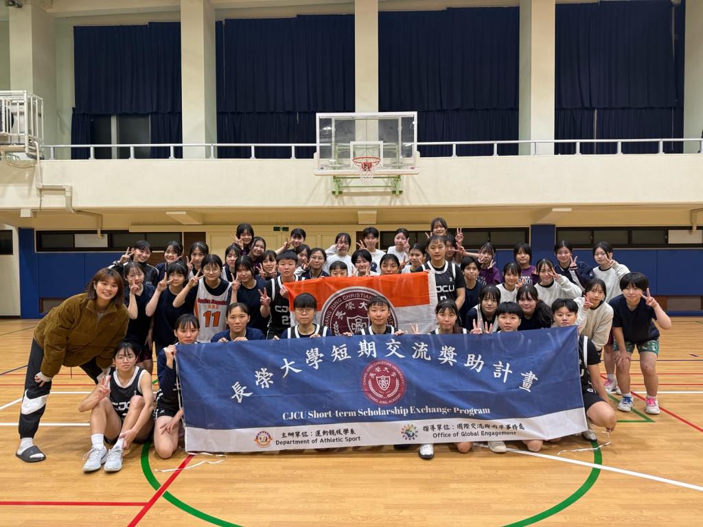 長榮女籃與大阪女學院高中女籃合照