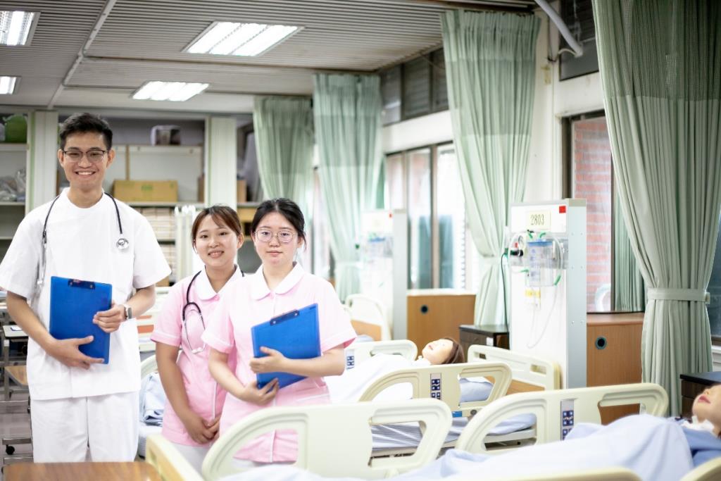 長榮大學與彰化基督教醫院的合作，為護理系學生提供紮實的學習資源。