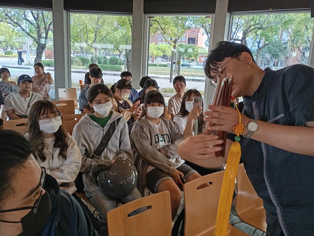 長榮大學舉辦「台南市南聲社南管音樂講座」　百餘人共賞傳統樂韻