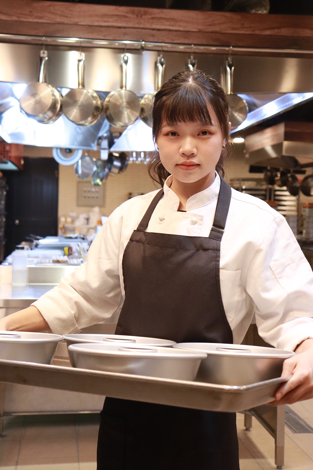 「能在客人還沒開口前，預先察覺需求並提供所需，就是我想做到的服務境界。」 觀餐系蔡佩均於「雲品溫泉酒店」實習