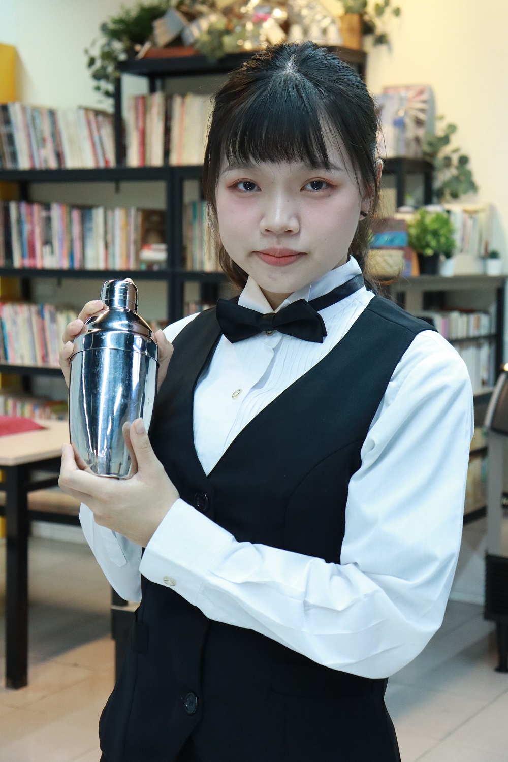 「能在客人還沒開口前，預先察覺需求並提供所需，就是我想做到的服務境界。」 觀餐系蔡佩均於「雲品溫泉酒店」實習