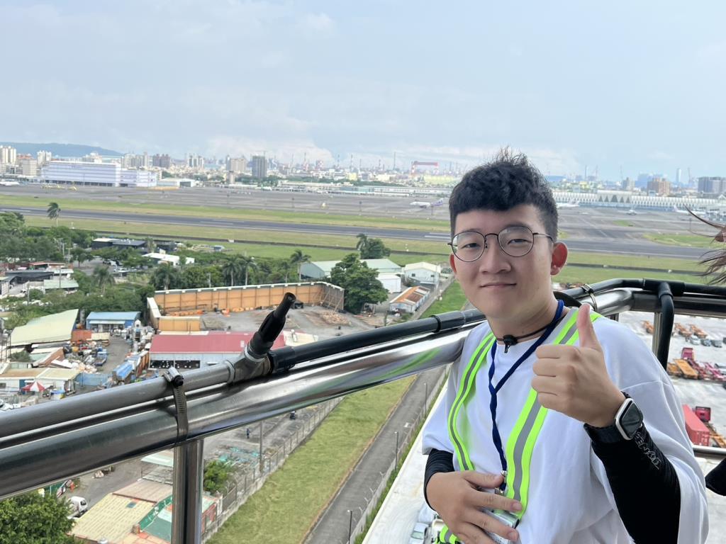 長榮大學航管系顏靖家展現全方位實力 從實習、研究到領導表現亮眼