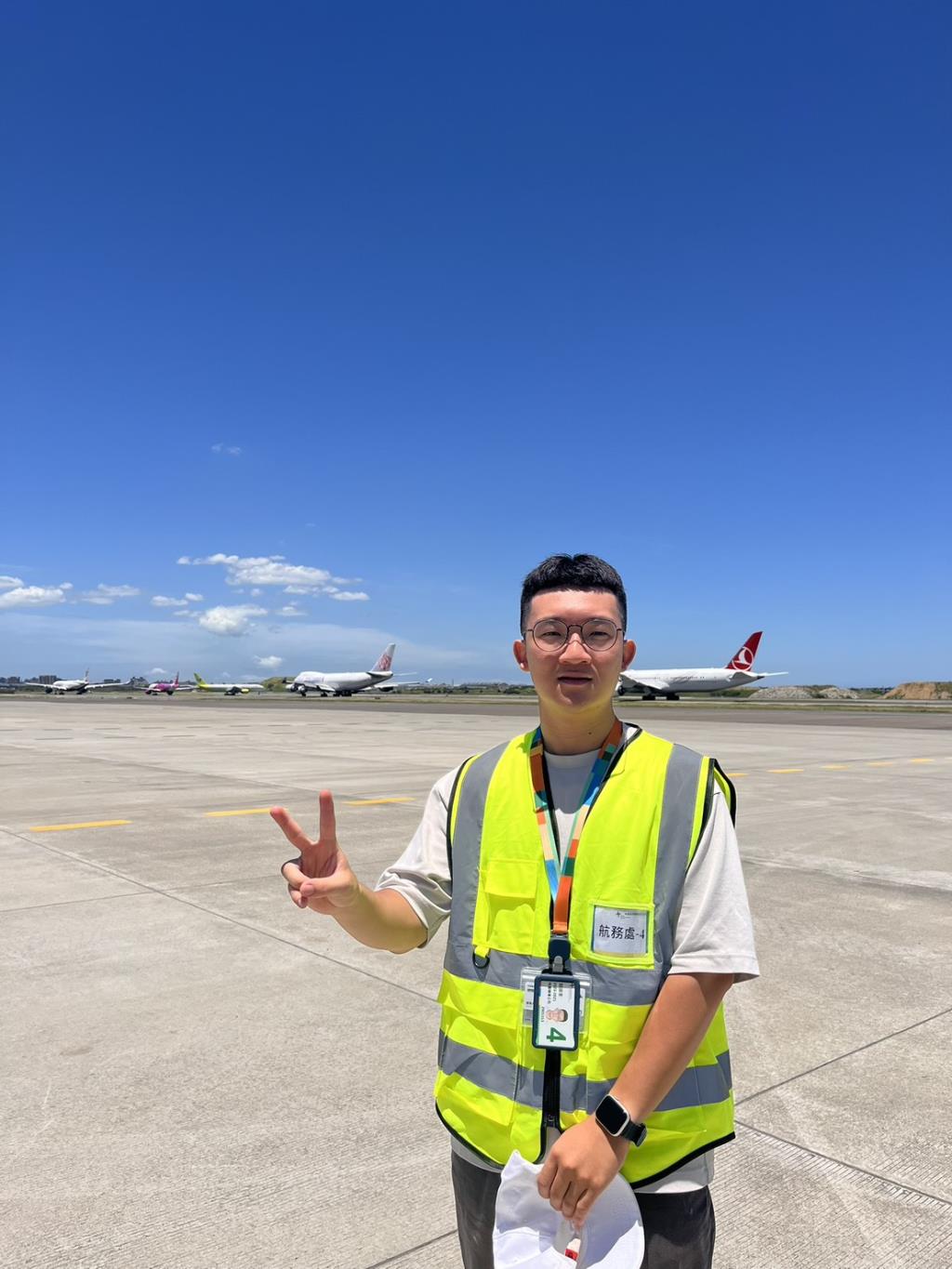 長榮大學航管系顏靖家展現全方位實力 從實習、研究到領導表現亮眼