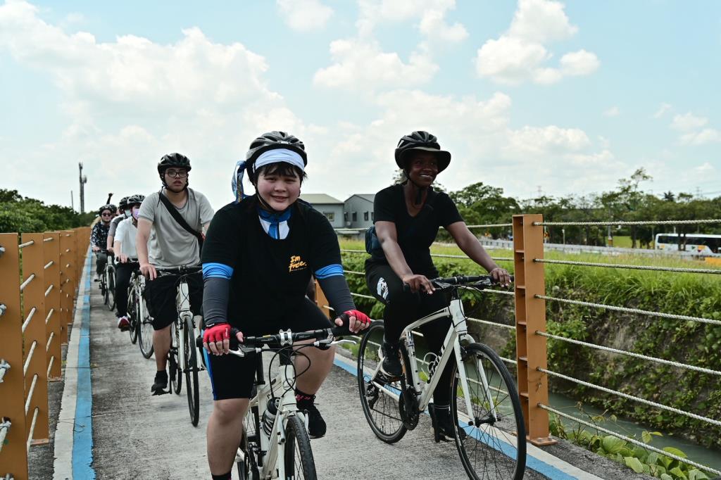 第二十屆臺江水日登場　長榮大學師生騎行響應「愛鄉護水」敬八田