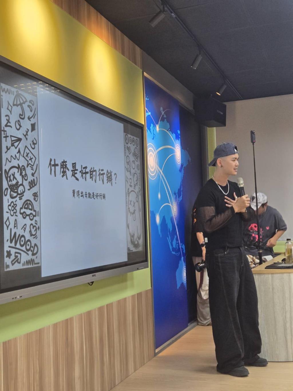 從街頭走向跨境！潮流品牌 WOO:D 聯手長榮國企系產學聯盟，點燃電商實戰火種
