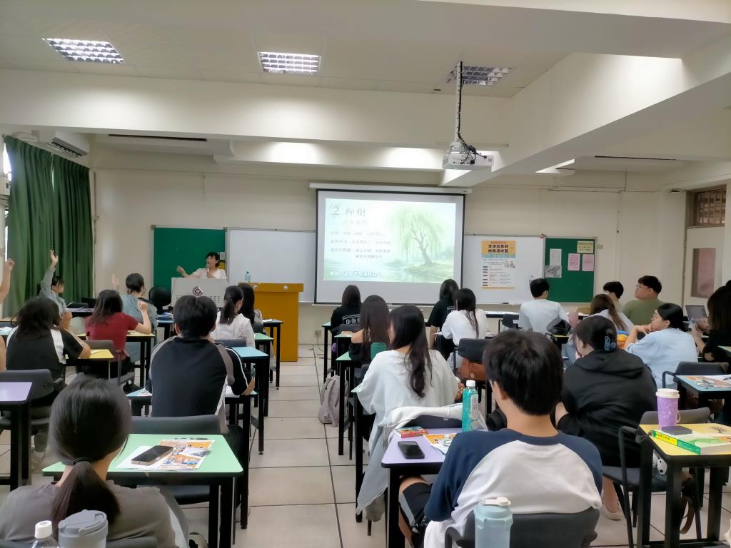 撕紙療癒找回專注！健康心理學工作坊帶大學生畫出專屬「生命樹」
