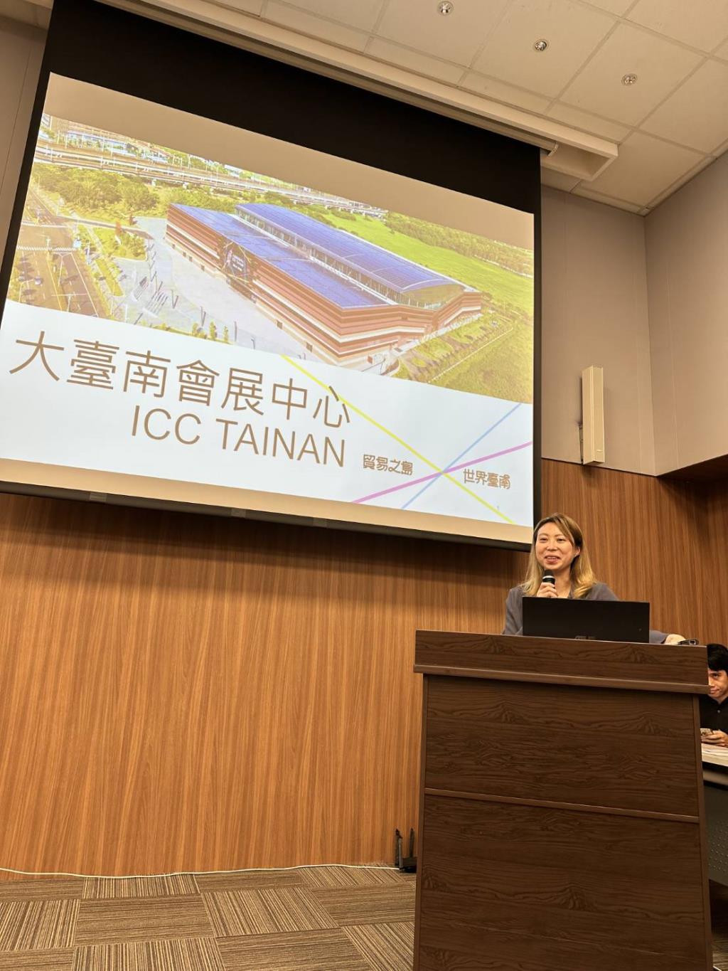 接軌國際會展產業　長榮大學國企系啟動職涯新視野